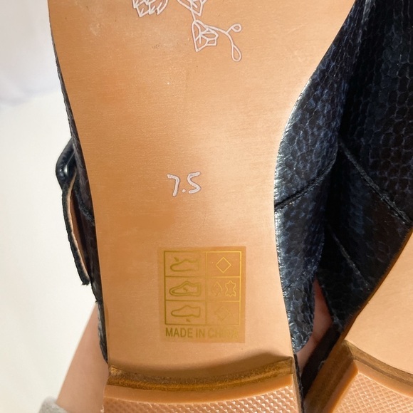 Mi'im Leather Hannah Crocodile textured mule with double buckle sz 7.5 - Picture 5 of 5